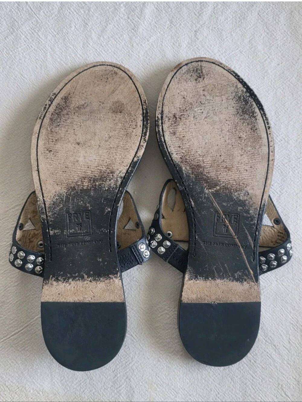 Frye Rachel Stud Thong 72558 Sandals Flats Black With Silver Studs Women's 8.5